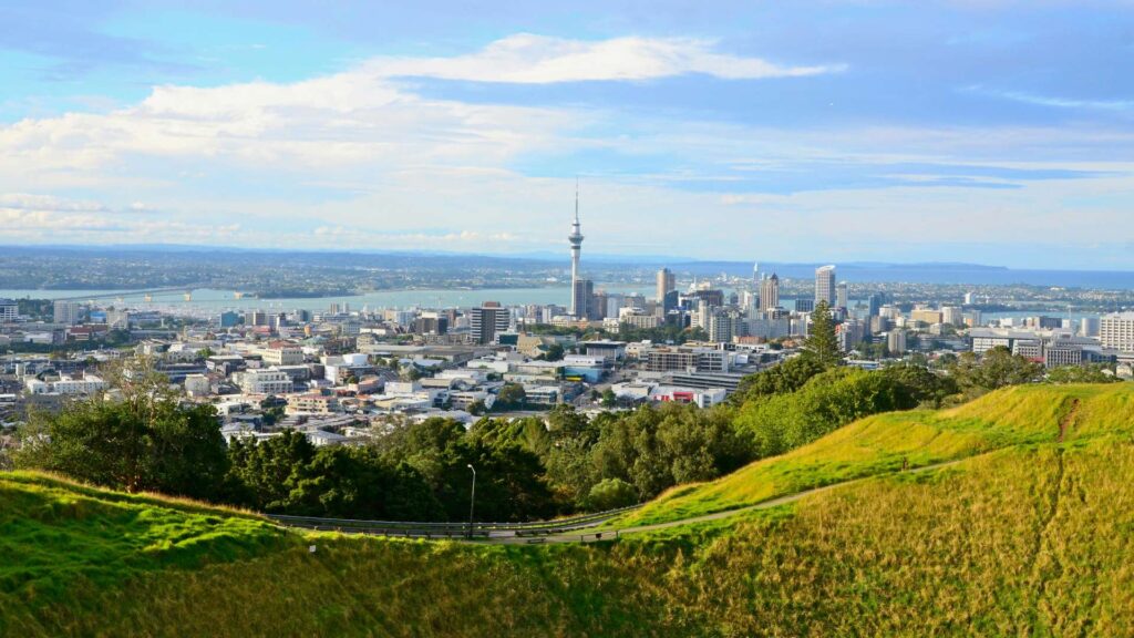 Rich Americans Move Fast on a New Zealand Golden Visa: What the 2026 Surge Means and How to Use It
